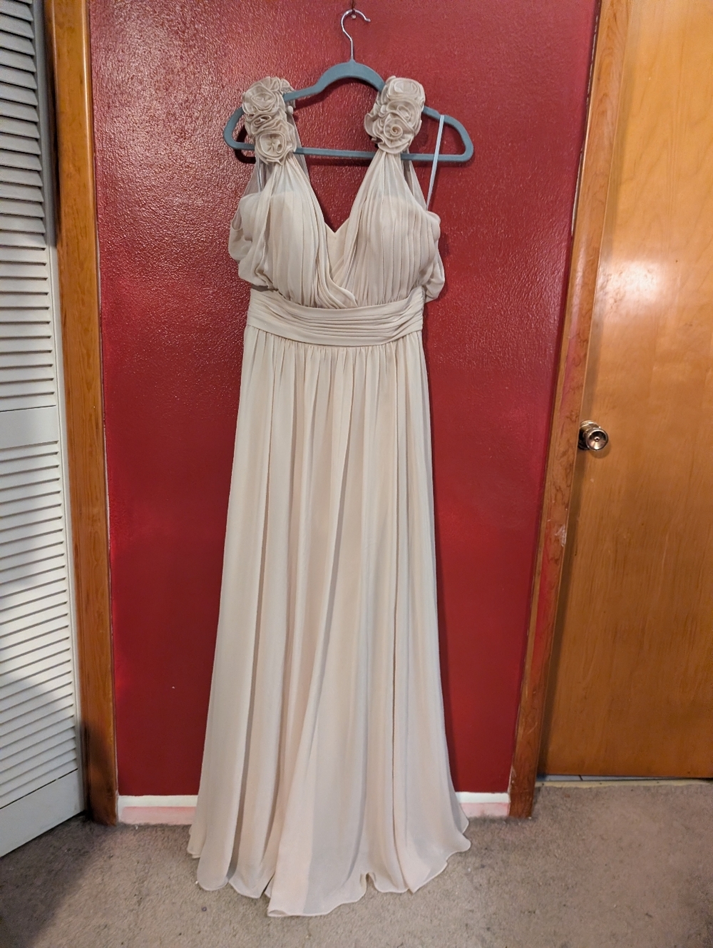 Wtoo Sz 10 Elegant Cream Floral-Strap Chiffon Evening Dress